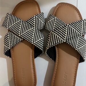 Old Navy Striped Black and White Sandals